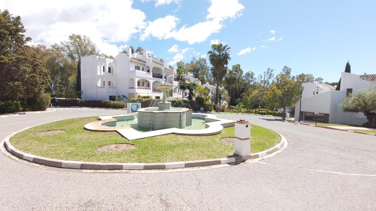 Del Parque Flats Le Village Marbella Golf Екстер'єр фото