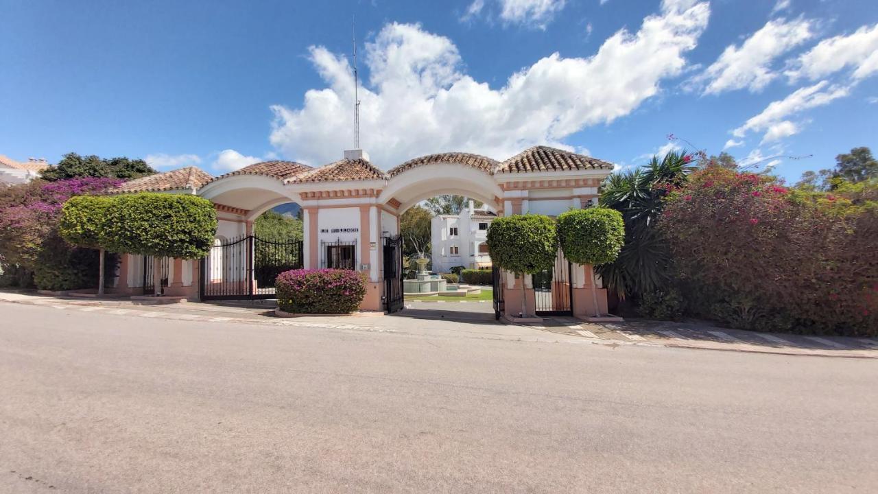 Del Parque Flats Le Village Marbella Golf Екстер'єр фото